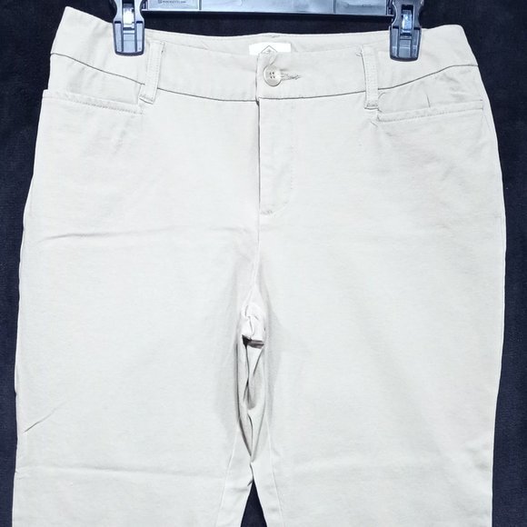St. John's Bay Pants Size 10P Straight Leg‎ Petite Tan Color #1201 - Picture 2 of 8